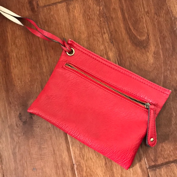 Red clutch - Picture 1 of 4